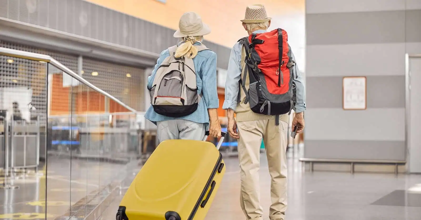 خدمات فرودگاهی افراد مسن